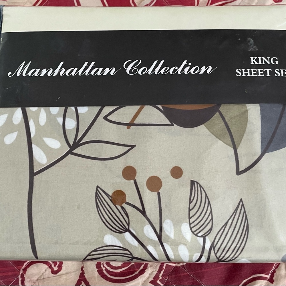 Manhattan Collection King Sheet Set - Elegant Cream and Brown - Picture 3 of 6